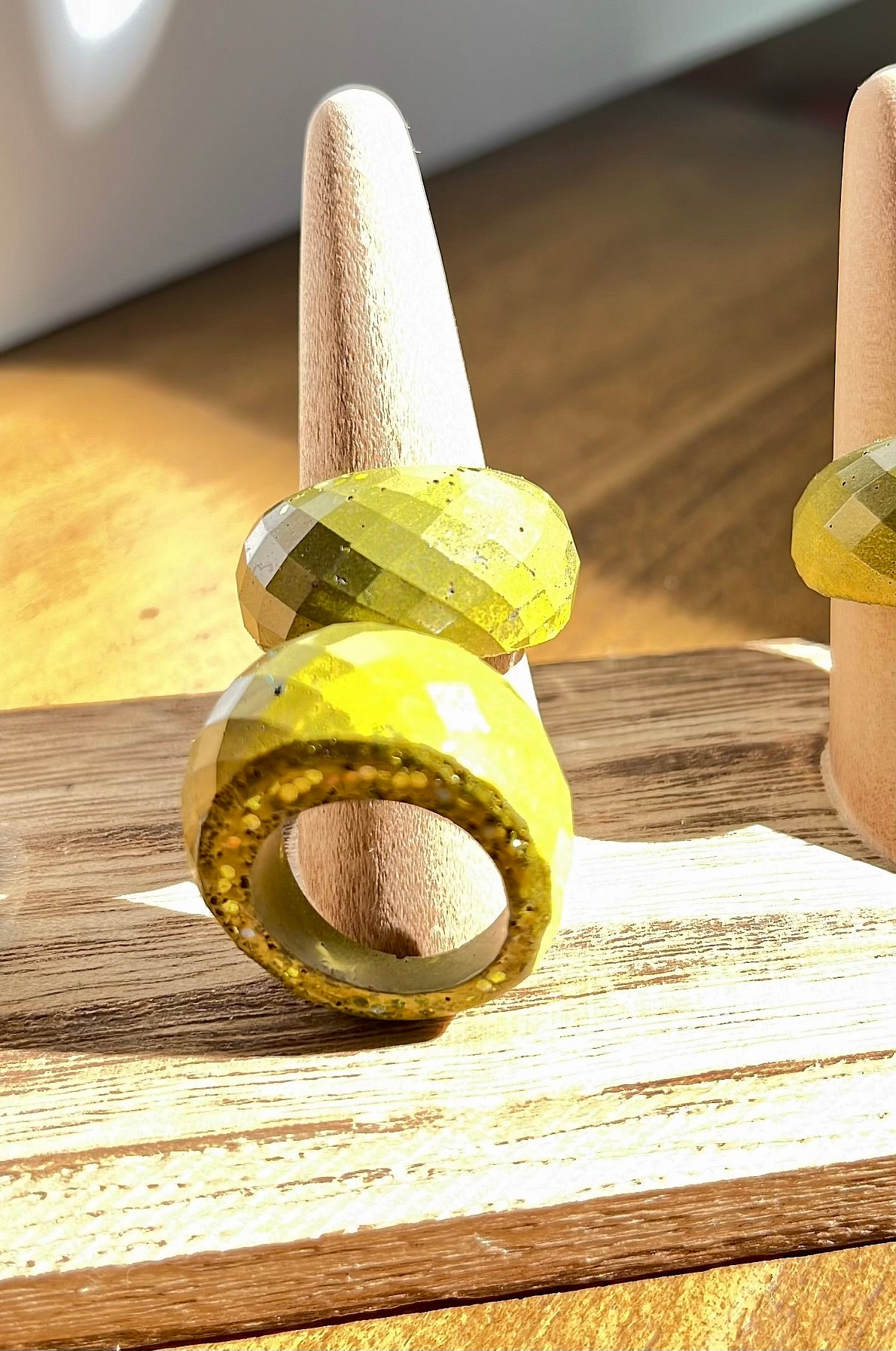 MAGNETIC COPPER BEVELED DOME RING - SUNFLOWER