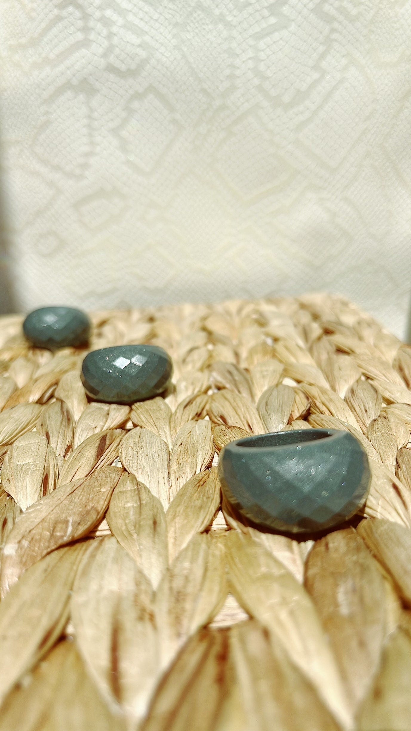 MAGNETIC COPPER BEVELED DOME RING- AQUAMARINE