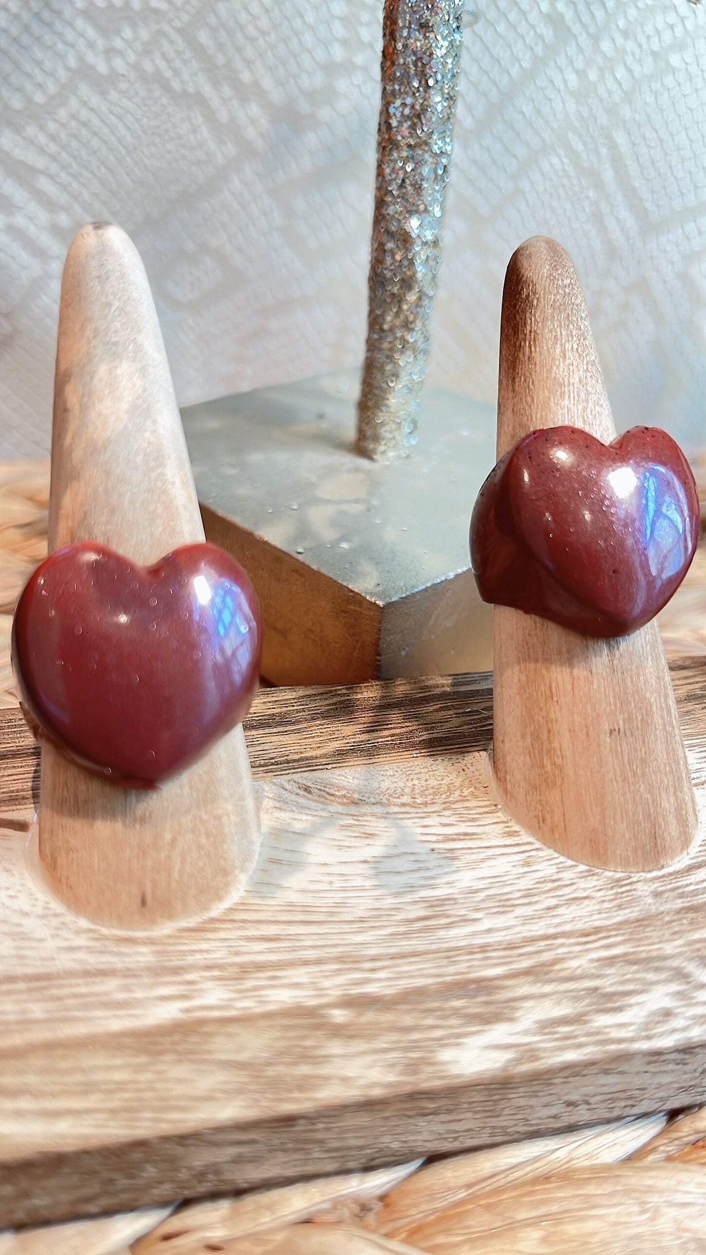 MAGNETIC COPPER HEART RING - SPARKLE RED