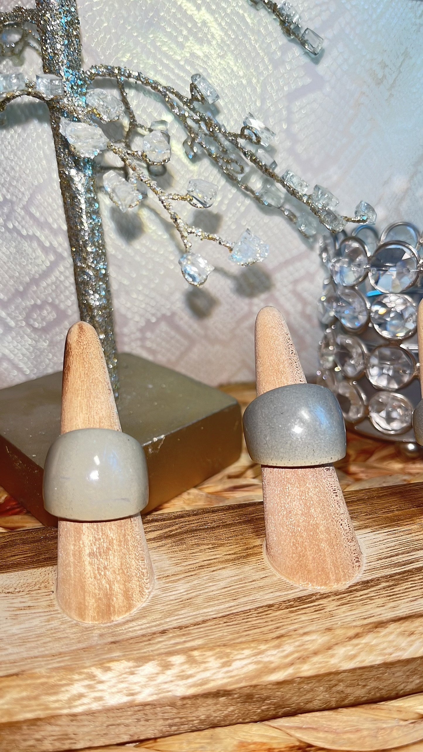 MAGNETIC COPPER DOME RING- SAND