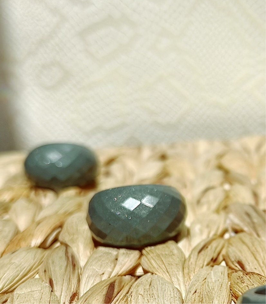 MAGNETIC COPPER BEVELED DOME RING- AQUAMARINE