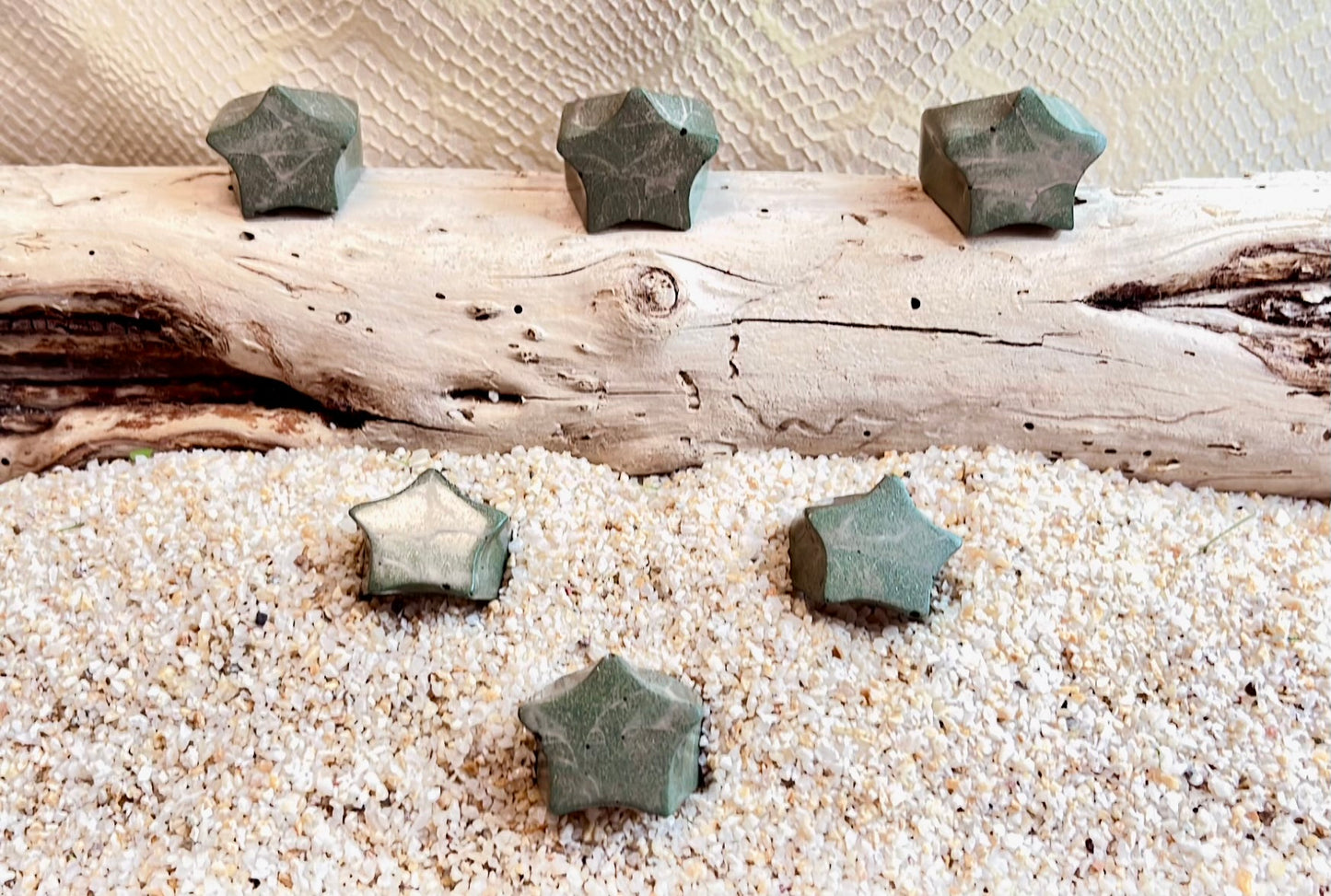 MAGNETIC COPPER STAR RING - GREEN WITH PINK HAZE