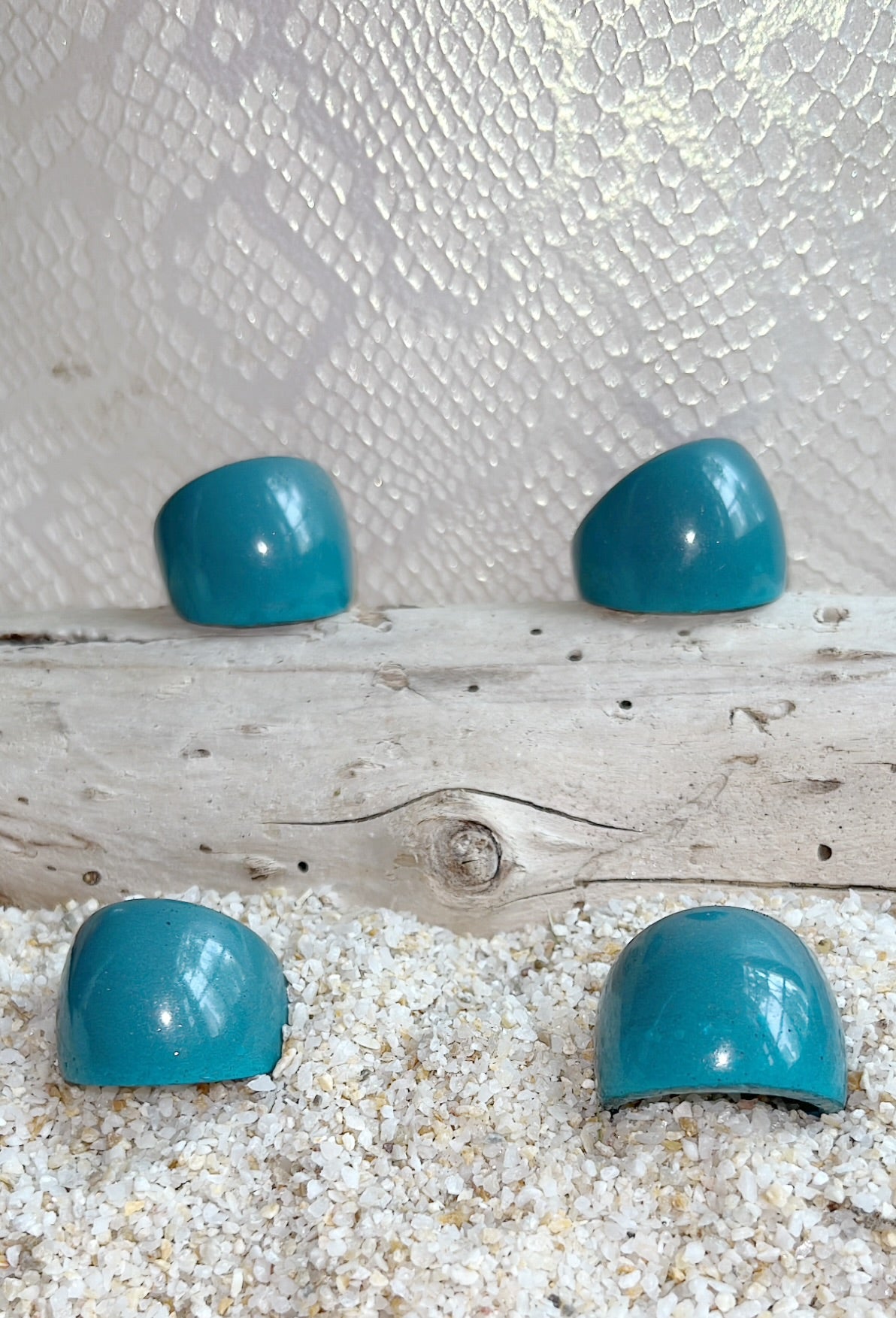 MAGNETIC COPPER DOME RING - LITE BLUE SPARKLE