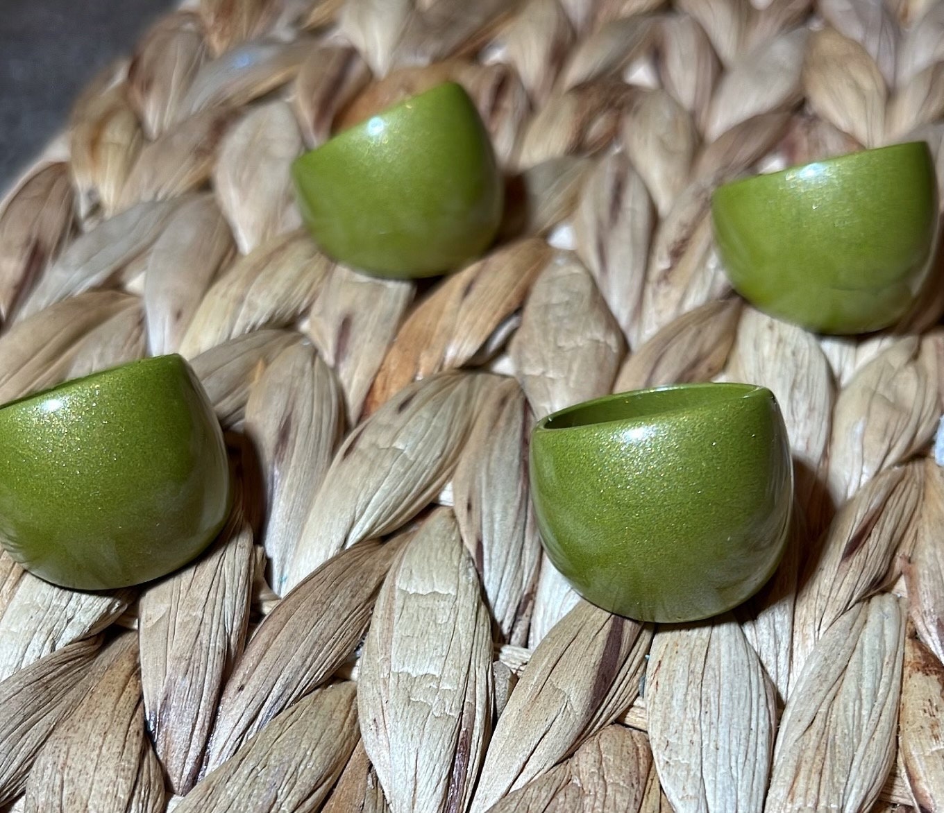 MAGNETIC COPPER DOME RING - SPARKLE LIME