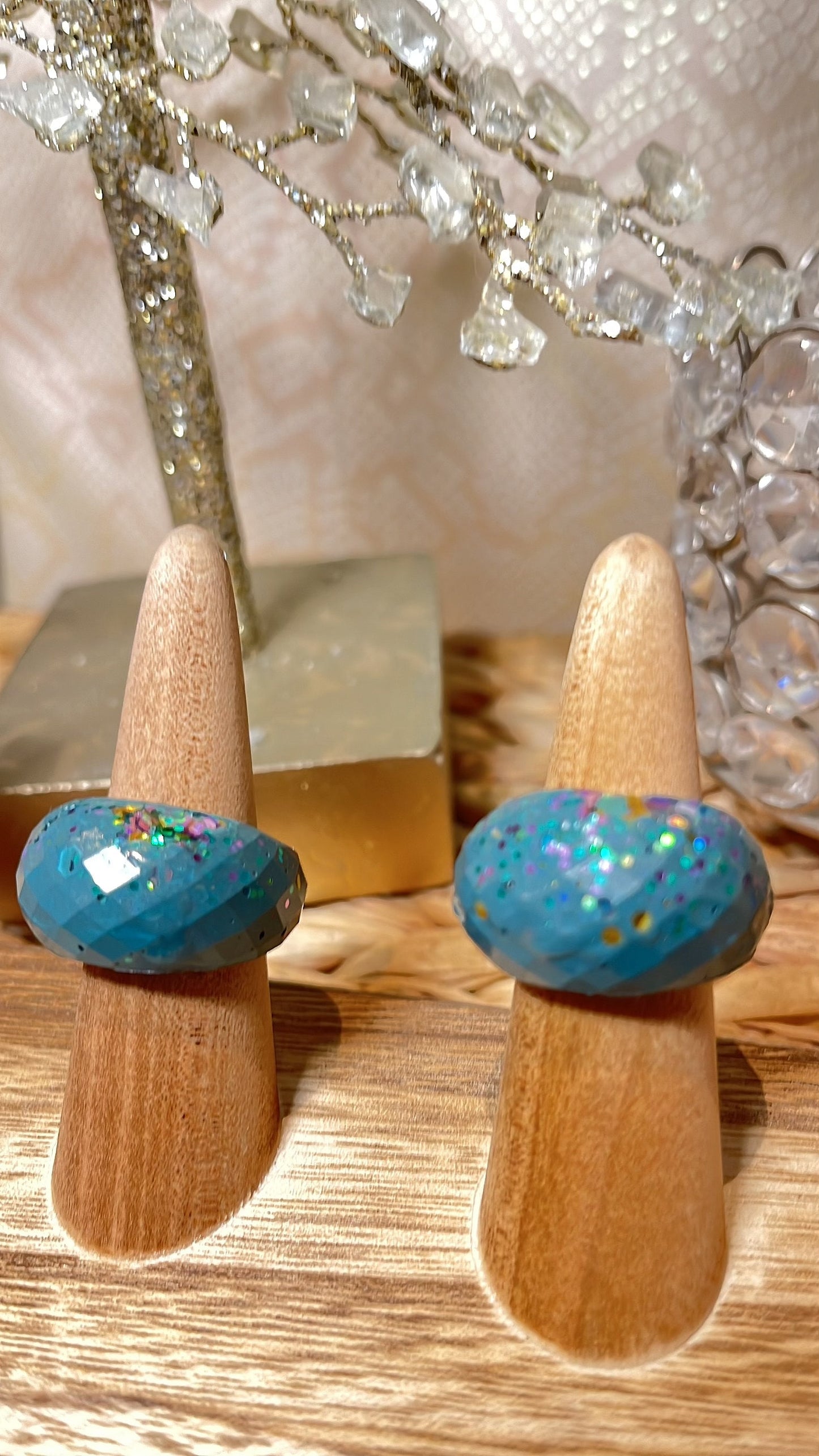MAGNETIC COPPER BEVELED DOME RING - SPARKLE TURQUOISE